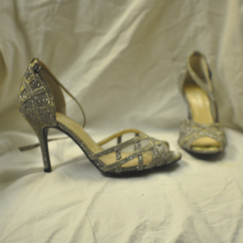 J.Renee metallic silver heels 5.5m